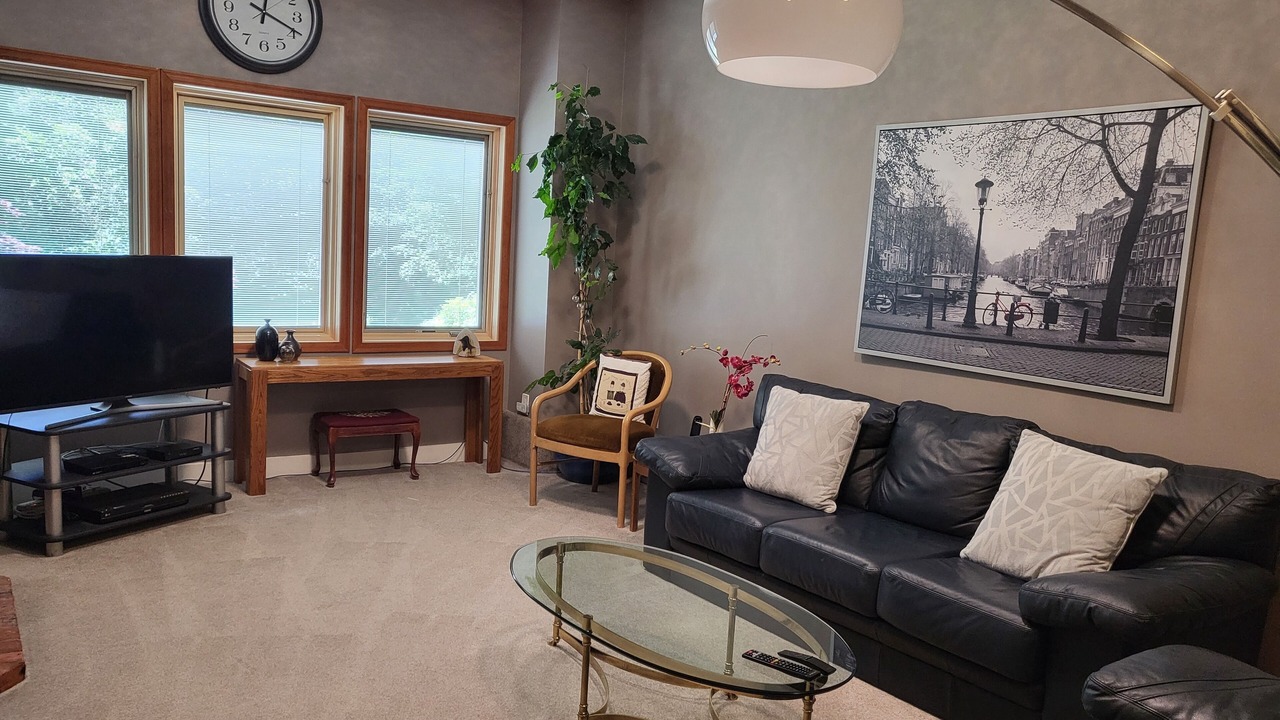 Photo of Livingroom in Cordova Bay