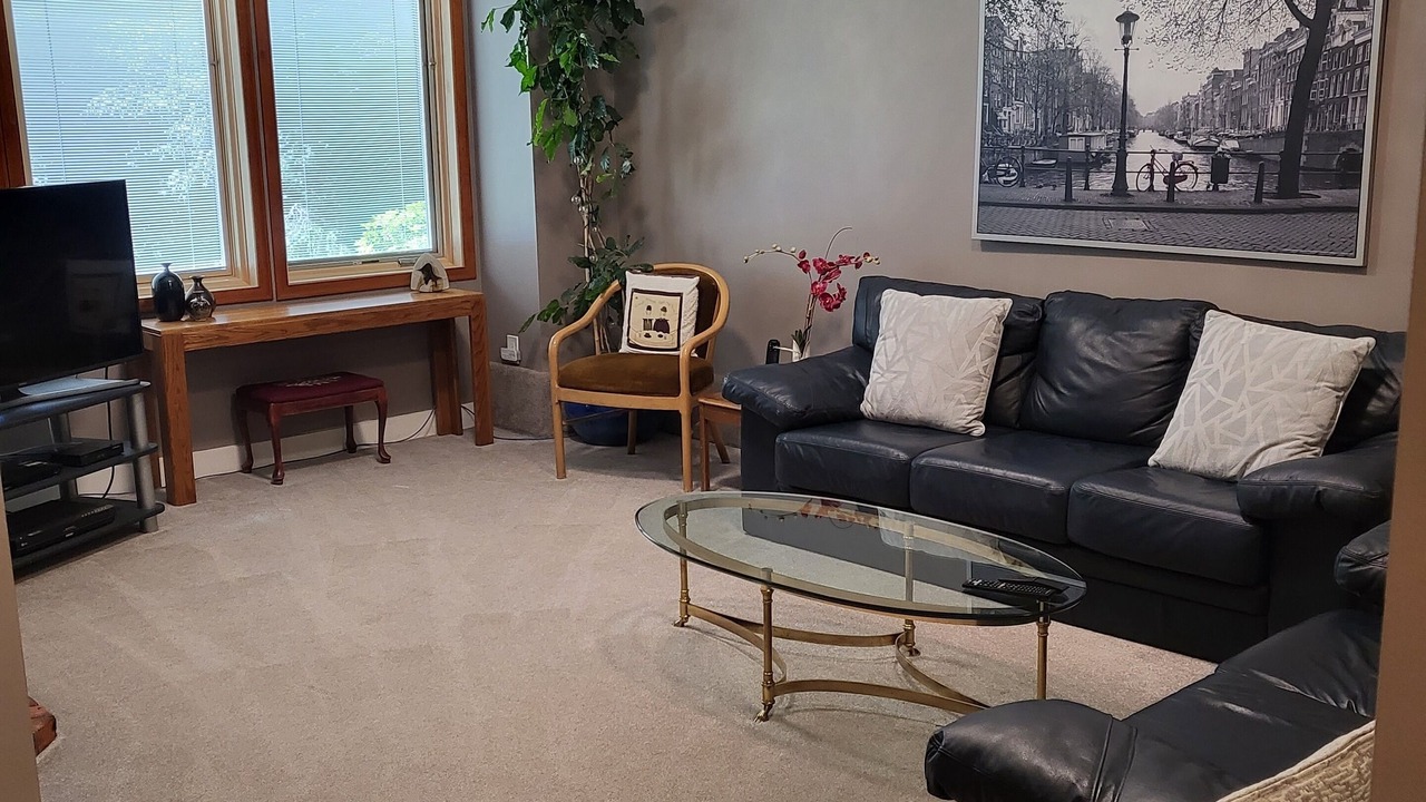 Photo of Livingroom in Cordova Bay