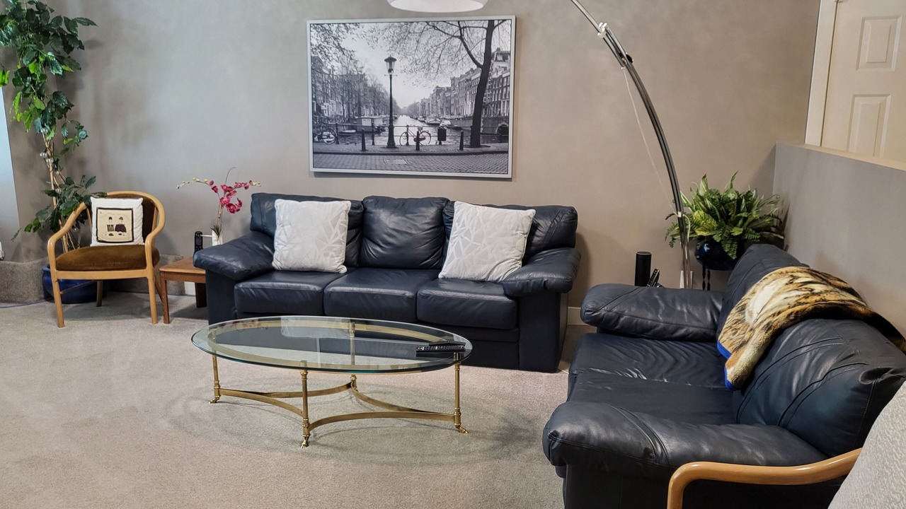 Photo of Livingroom in Cordova Bay