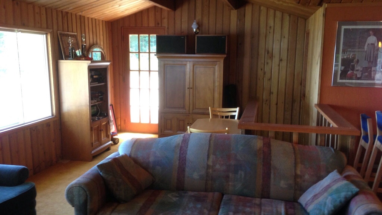 Photo of Livingroom in Pender Island
