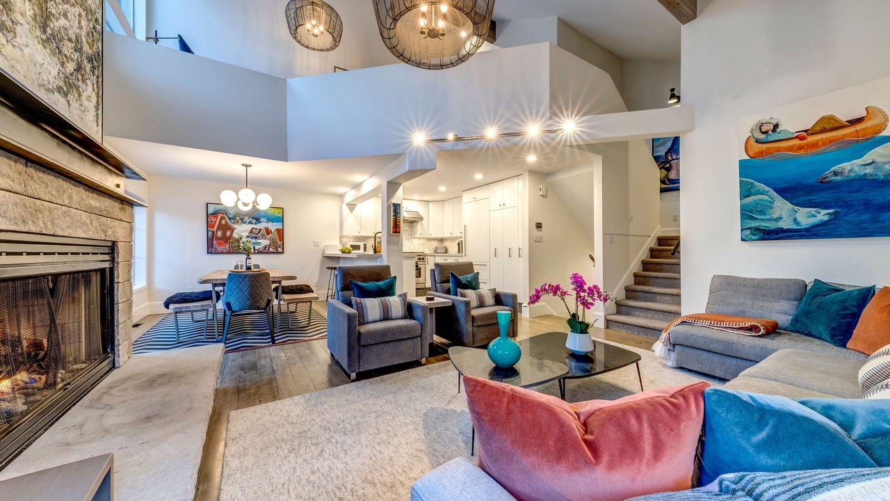 Photo of Livingroom in Upper Village