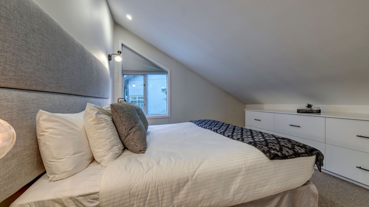 Photo of Bedroom in Upper Village