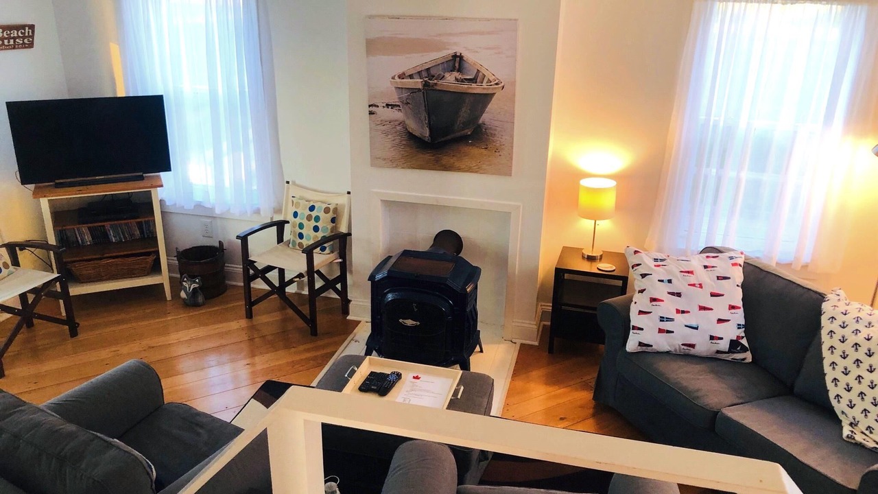 Photo of Livingroom in Fernwood