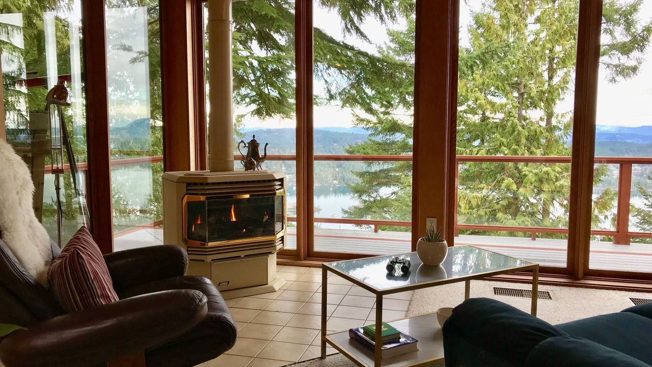 Photo of Livingroom in Salt Spring Island
