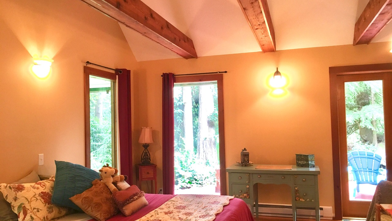 Photo of Bedroom in Roberts Creek
