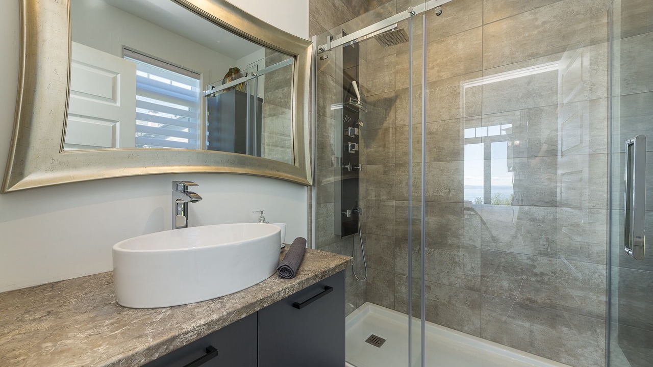 Photo of Bathroom in Saint-Joseph-de-la-Rive