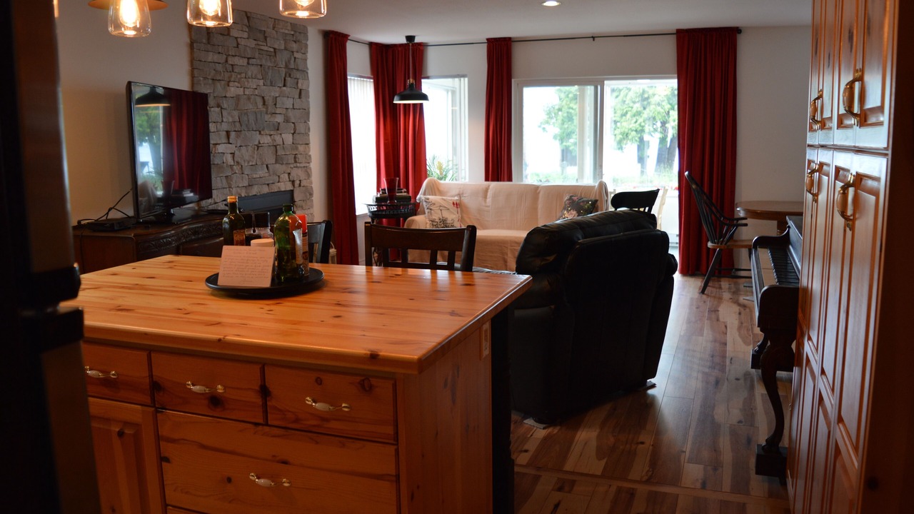 Photo of Livingroom in Davis Bay