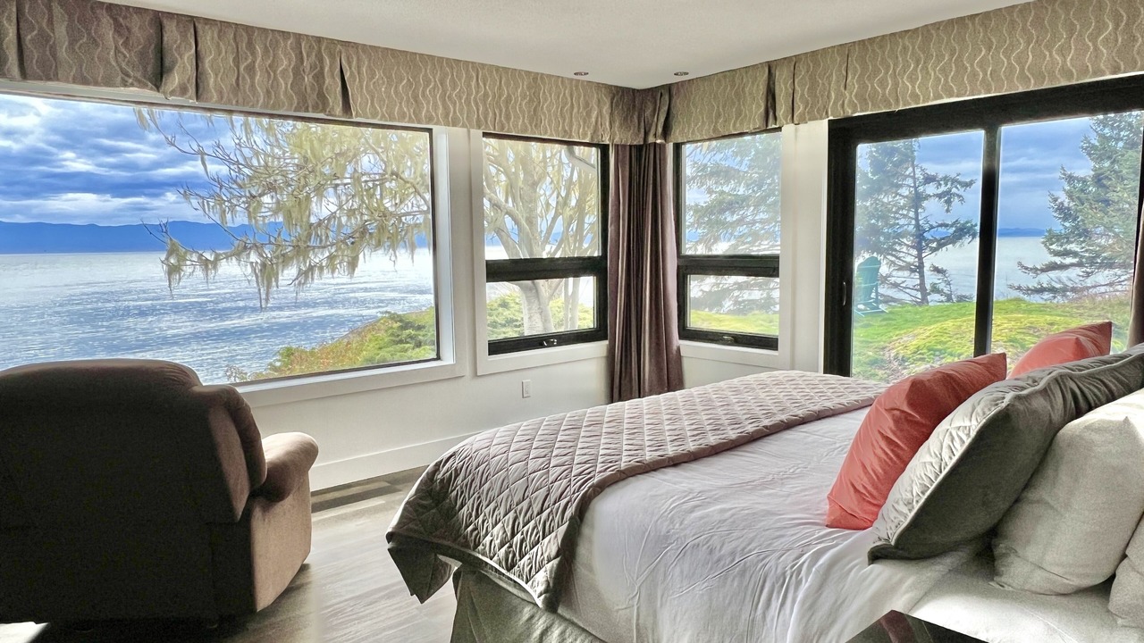 Photo of Bedroom in Otter Point