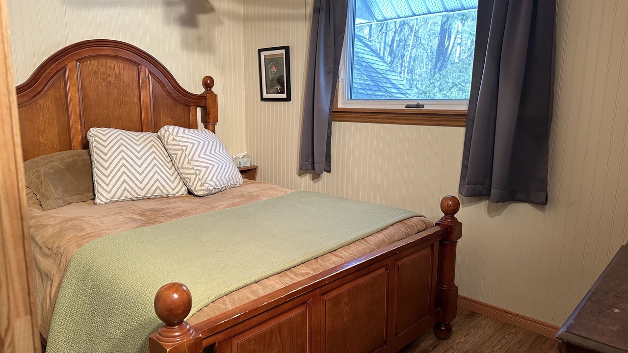Photo of Bedroom in McMurrich/Monteith