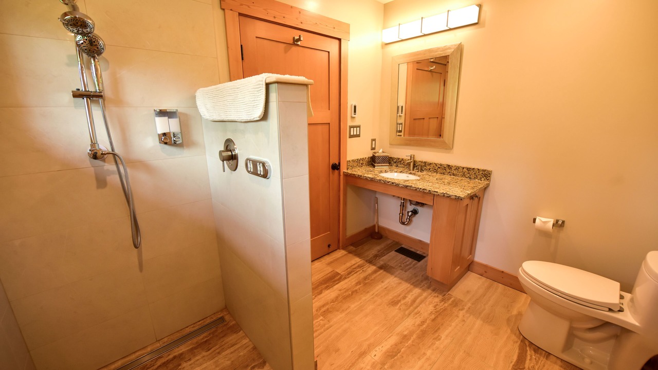 Photo of Bathroom in Golden