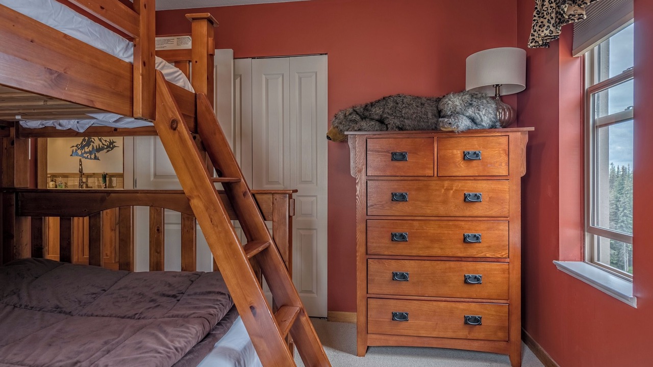 Photo of Bedroom in Silver Star Mountain