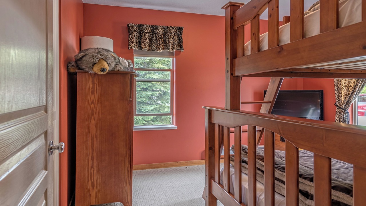 Photo of Bedroom in Silver Star Mountain