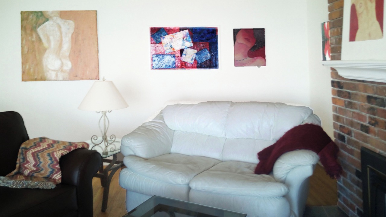 Photo of Livingroom in Cordova Bay