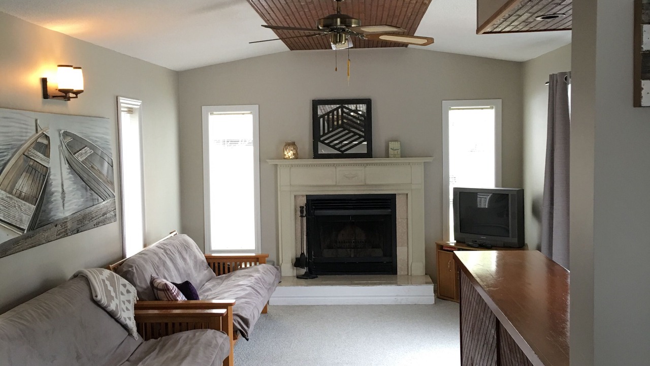 Photo of Livingroom in Kawartha Lakes