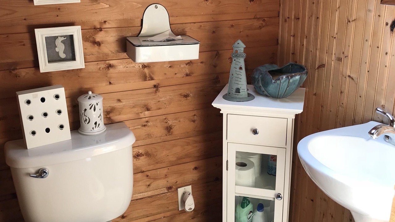 Photo of Bathroom in Lakeside