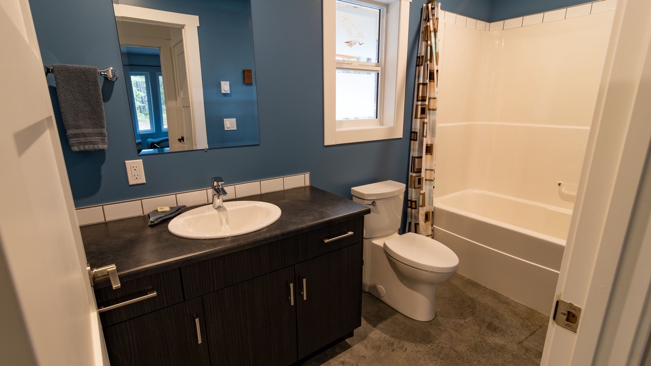 Photo of Bathroom in Golden