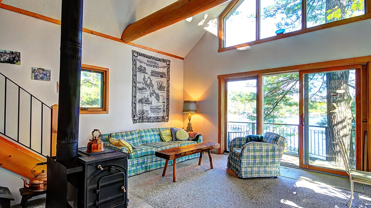 Photo of Livingroom in Muskoka Lakes