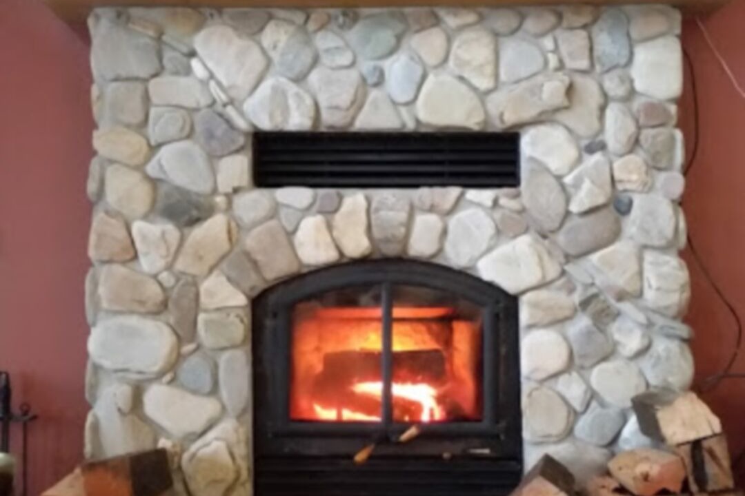 Photo of Livingroom in Proctor
