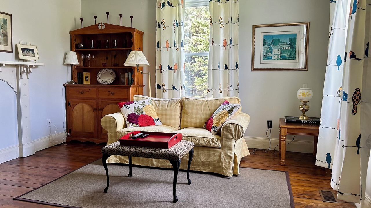 Photo of Livingroom in O'Leary
