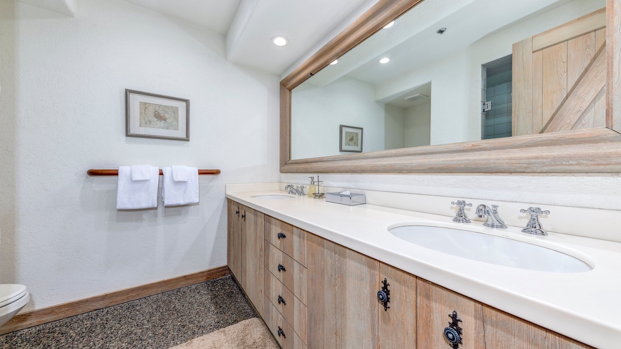 Photo of Bathroom in Upper Village