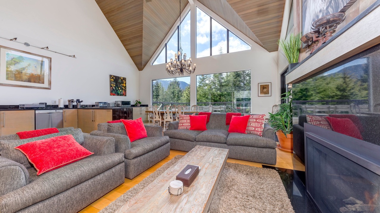 Photo of Livingroom in Upper Village