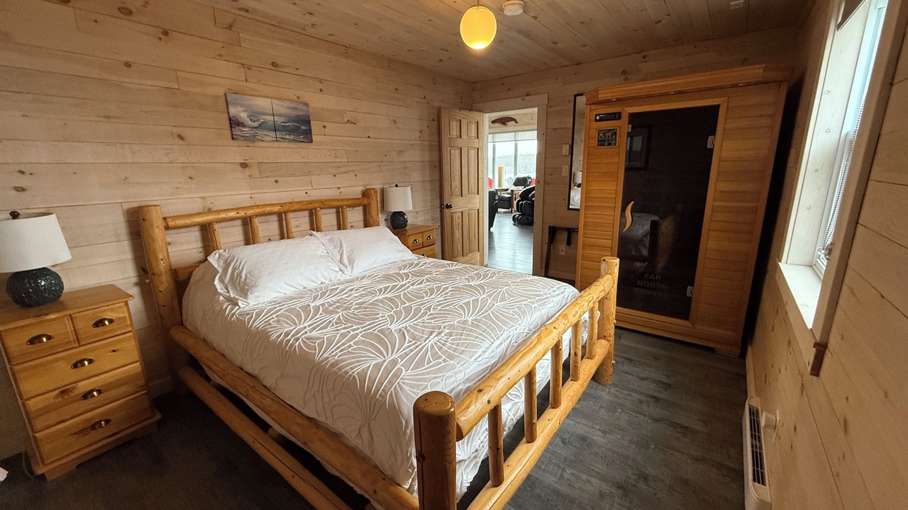 Photo of Bedroom in Clam Bay