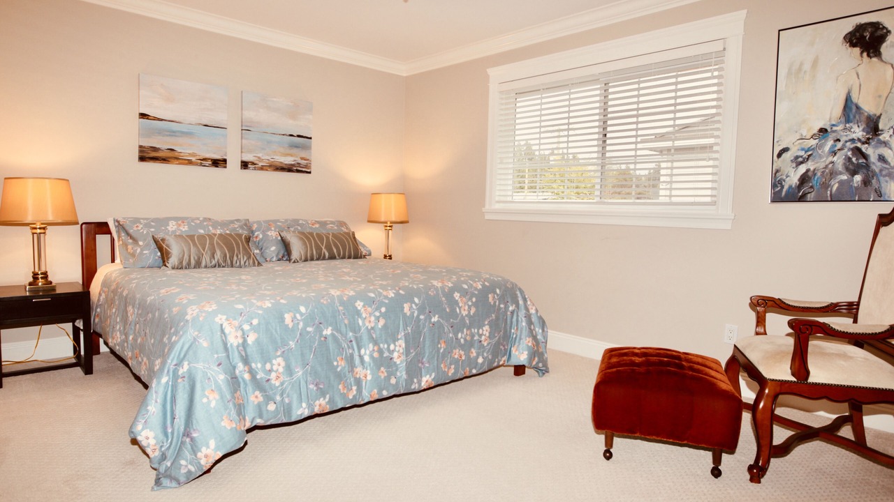 Photo of Bedroom in Oakridge