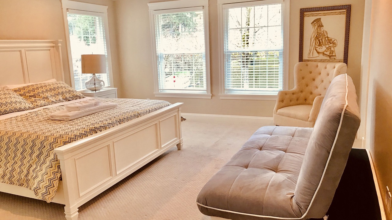 Photo of Bedroom in Oakridge