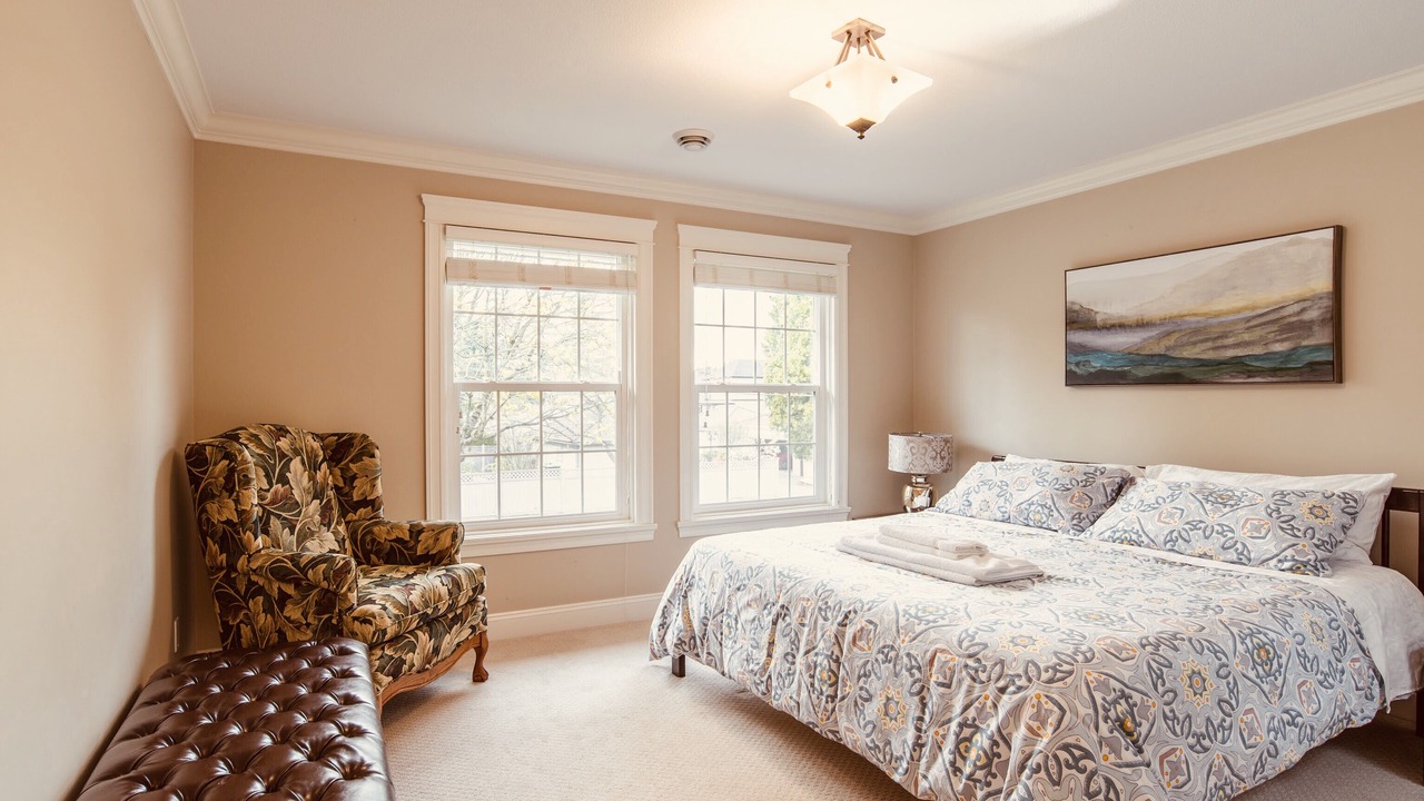 Photo of Bedroom in Oakridge