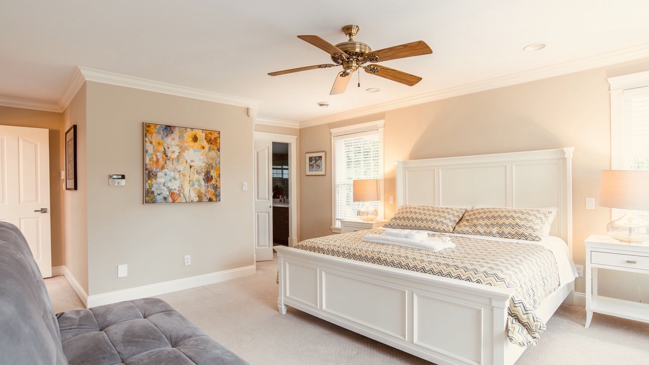 Photo of Bedroom in Oakridge