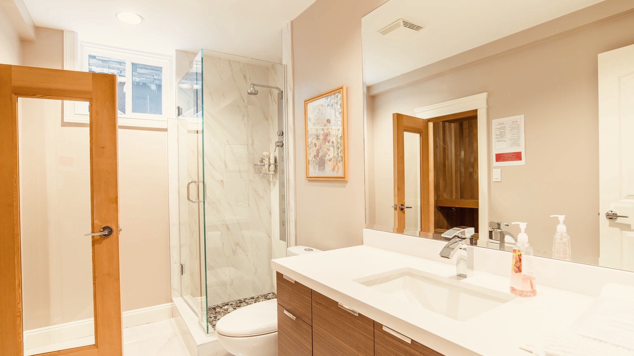 Photo of Bathroom in Oakridge