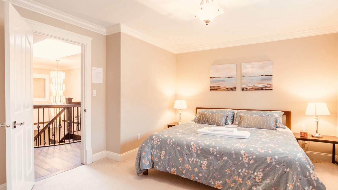 Photo of Bedroom in Oakridge