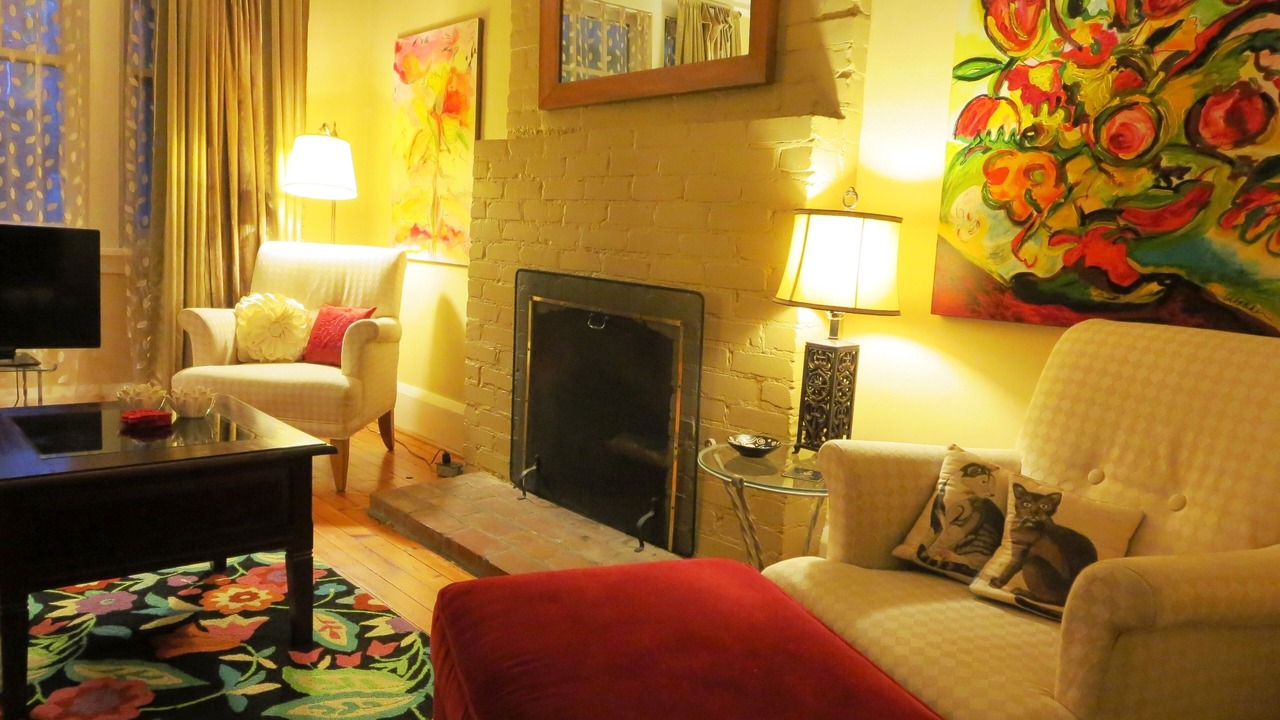 Photo of Livingroom in Cabbagetown