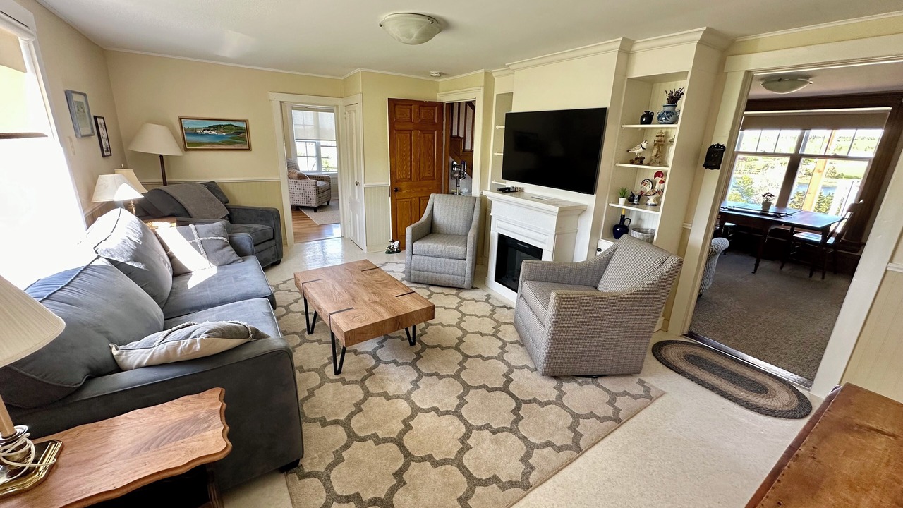 Photo of Livingroom in New London