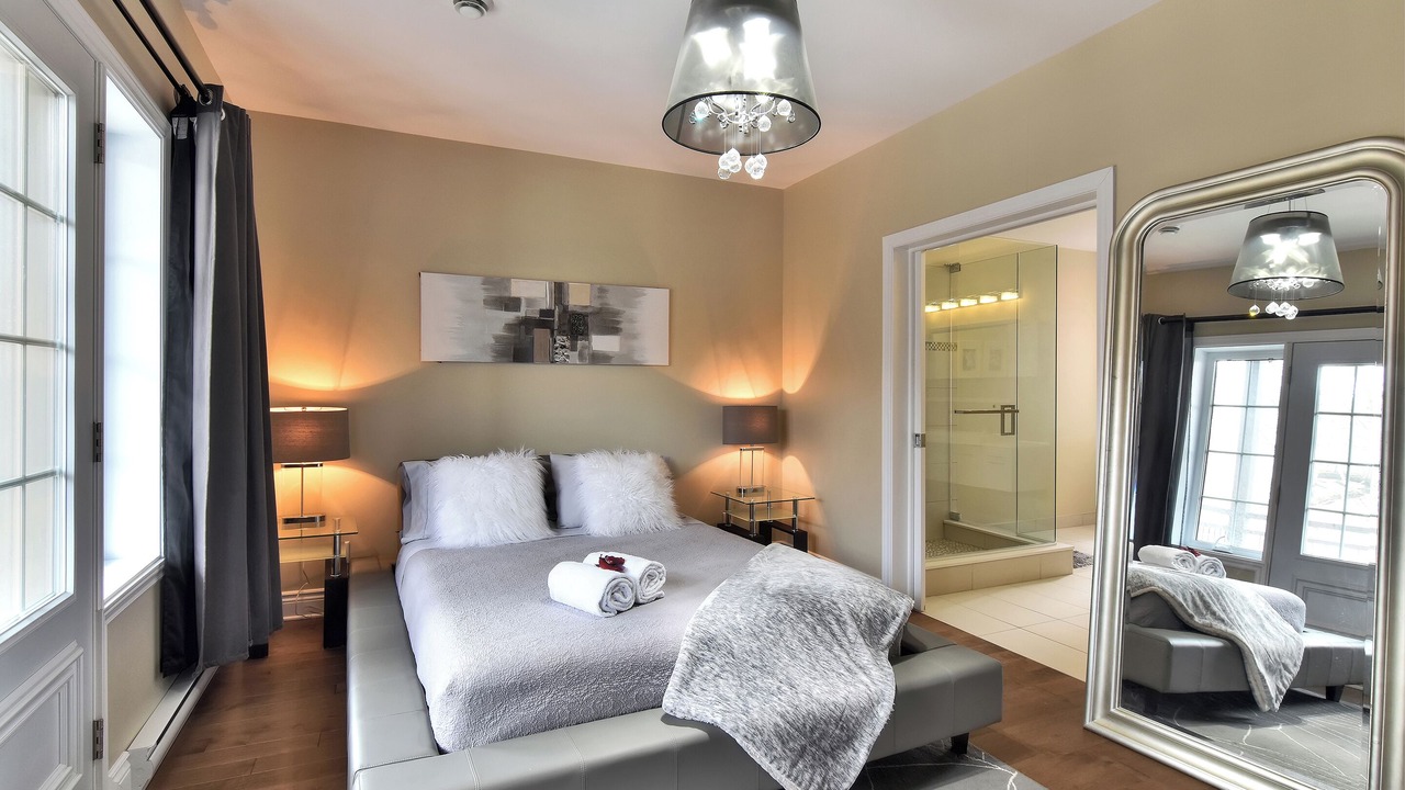Photo of Bedroom in Cote-Des-Neiges—Notre-Dame-De-Grace