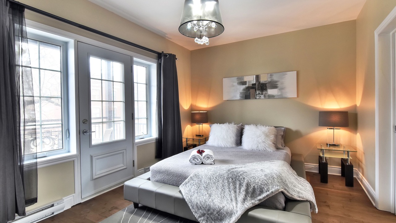 Photo of Bedroom in Cote-Des-Neiges—Notre-Dame-De-Grace