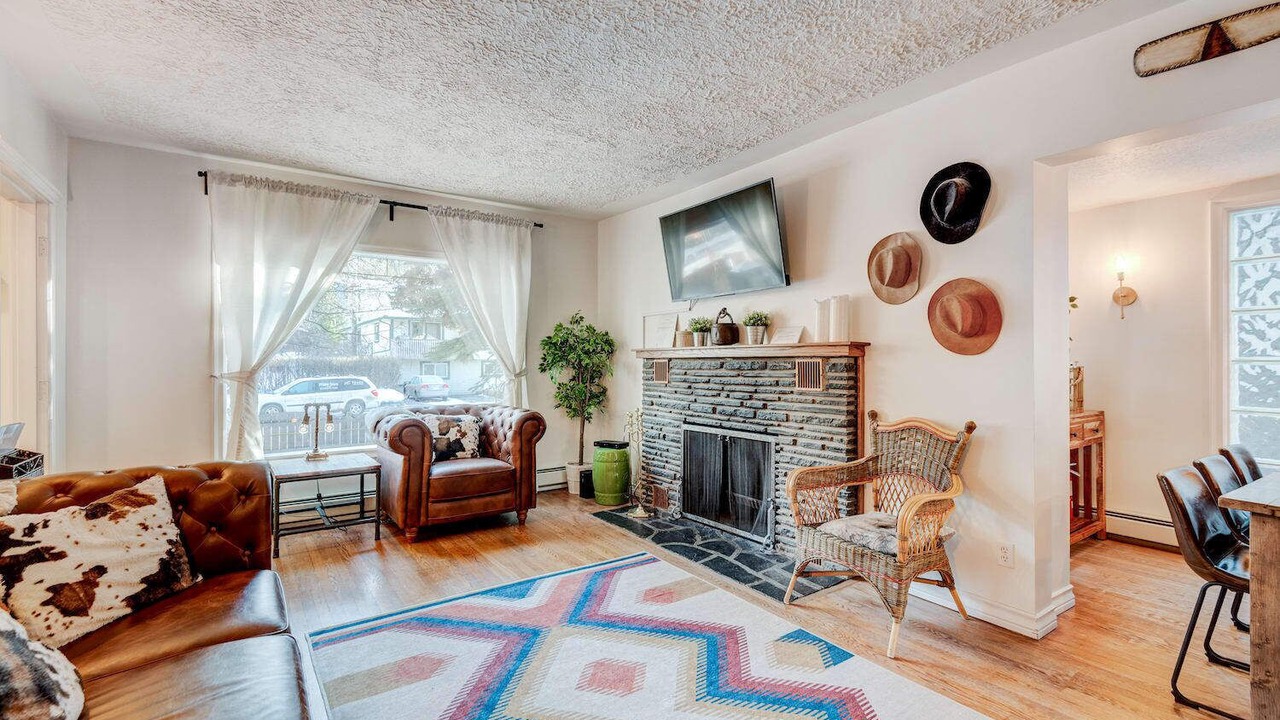Photo of Livingroom in Banff
