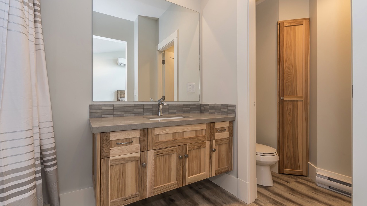 Photo of Bathroom in Harrison Hot Springs