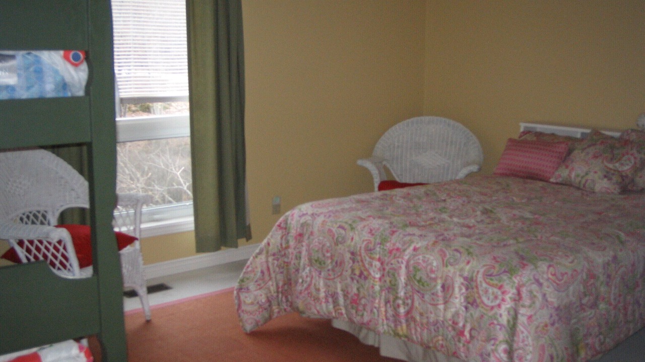 Photo of Bedroom in Gravenhurst