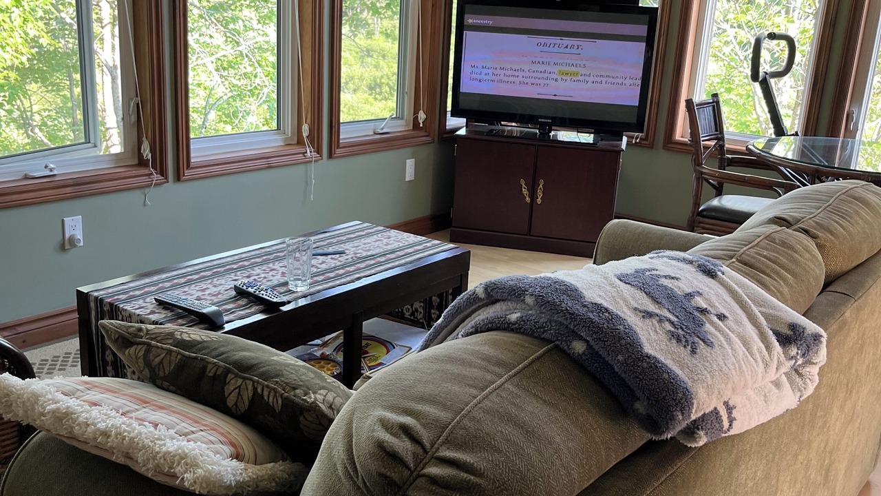 Photo of Livingroom in Gravenhurst