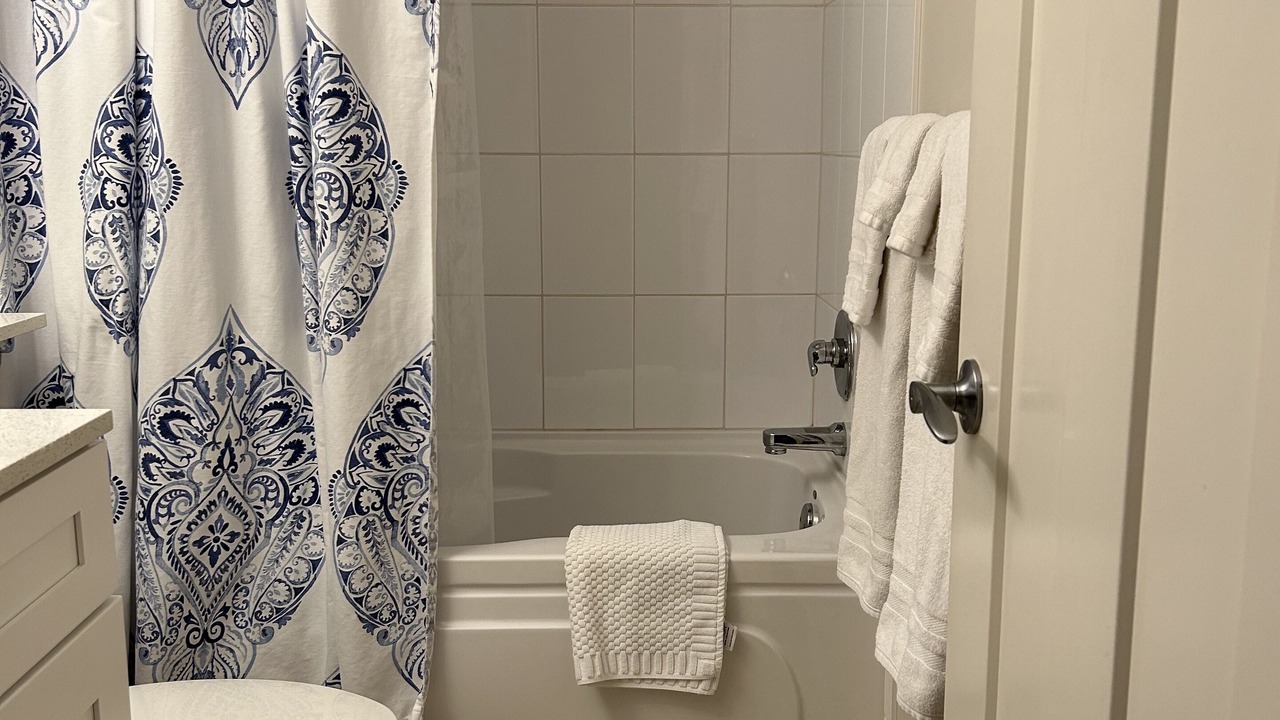 Photo of Bathroom in Central Lonsdale