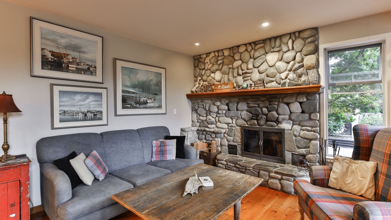 Photo of Livingroom in Port Alberni