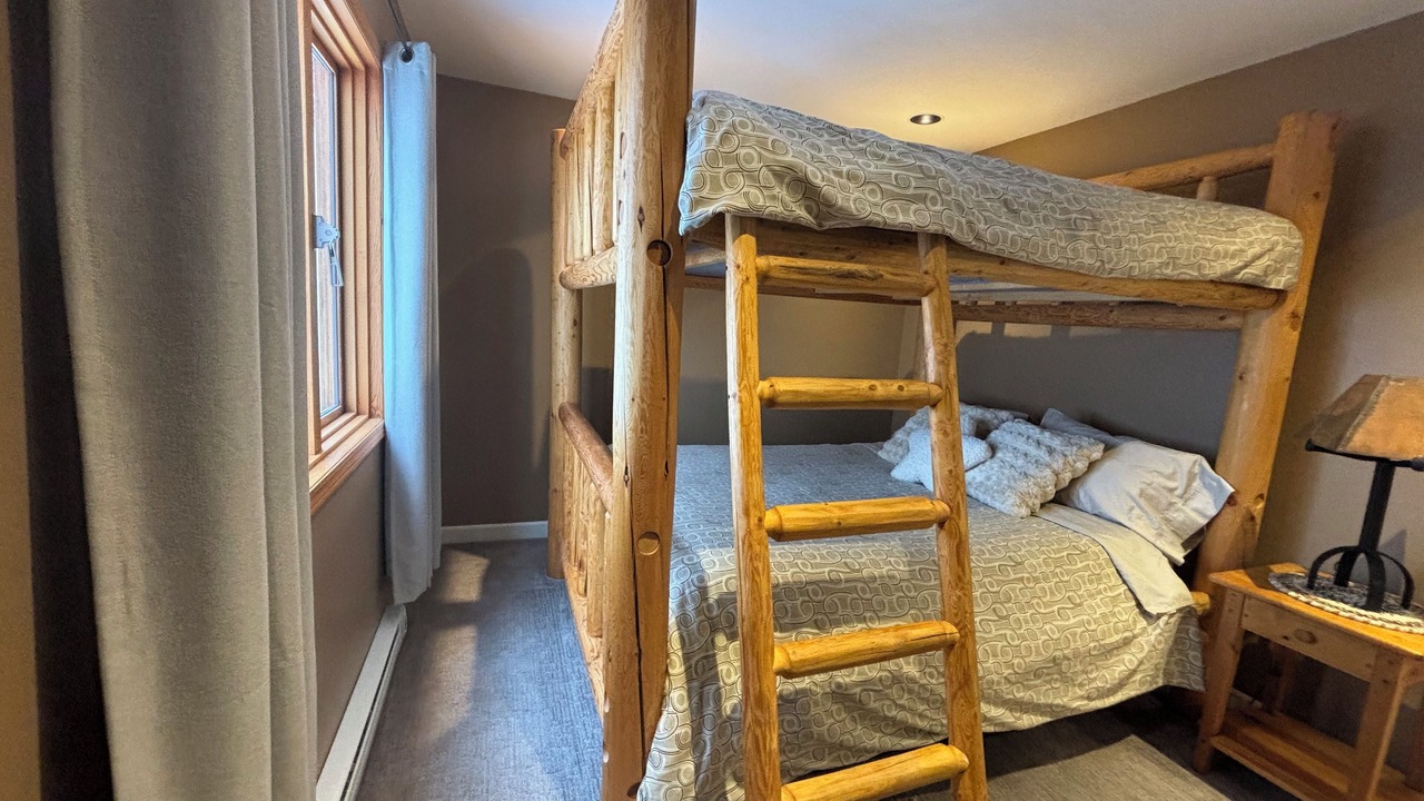Photo of Bedroom in Snow Pine Estates