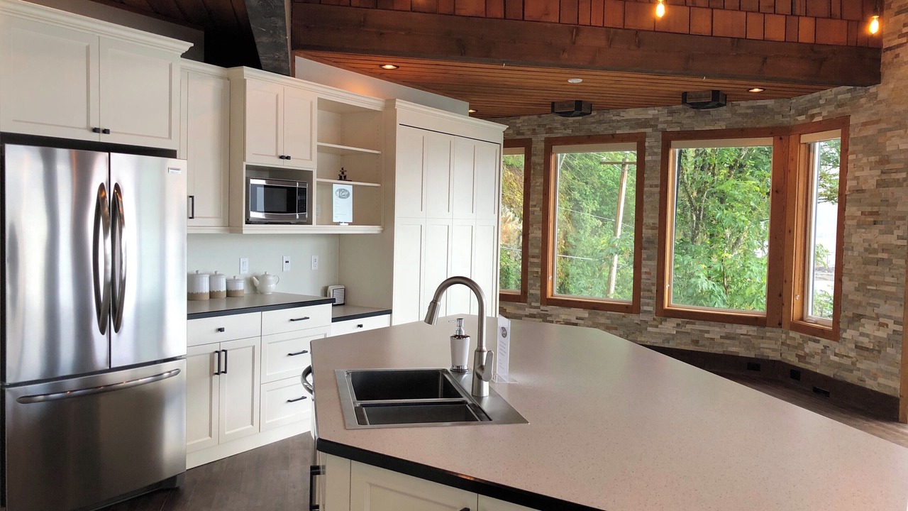 Photo of Kitchen in Harrison Hot Springs