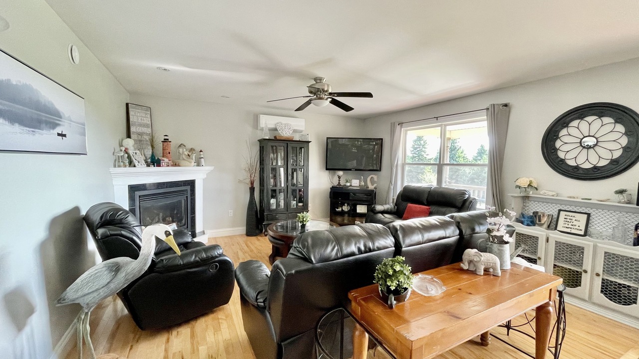 Photo of Livingroom in Mayfield
