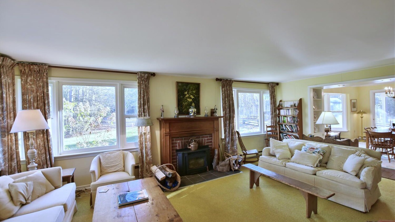 Photo of Livingroom in Mulmur