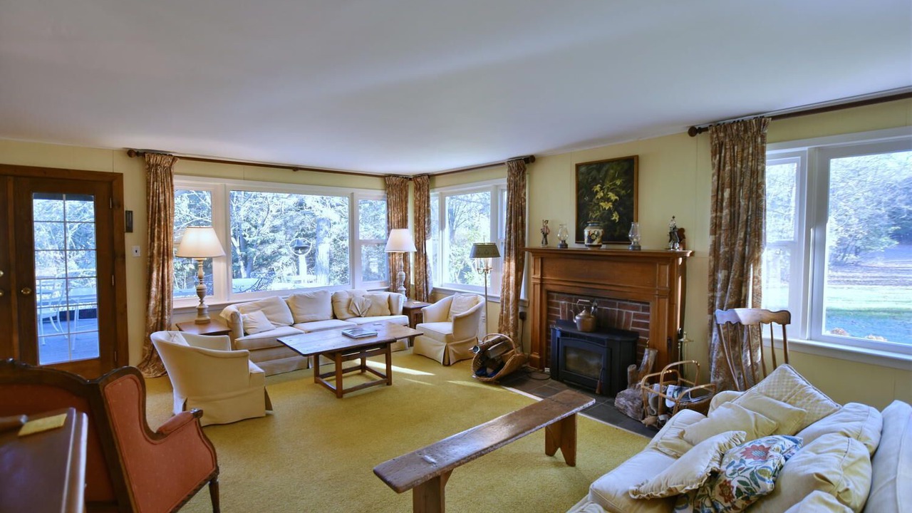 Photo of Livingroom in Mulmur