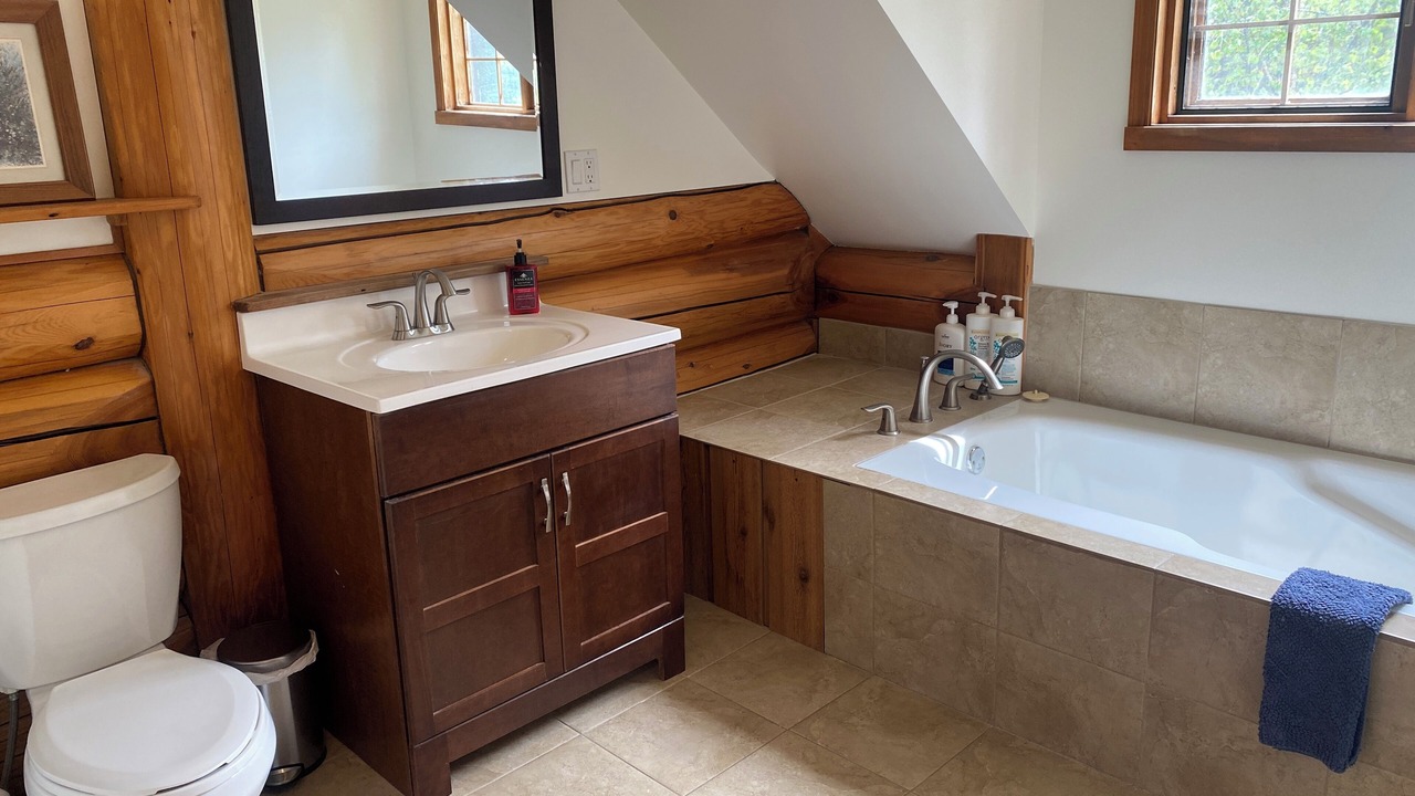 Photo of Bathroom in Golden