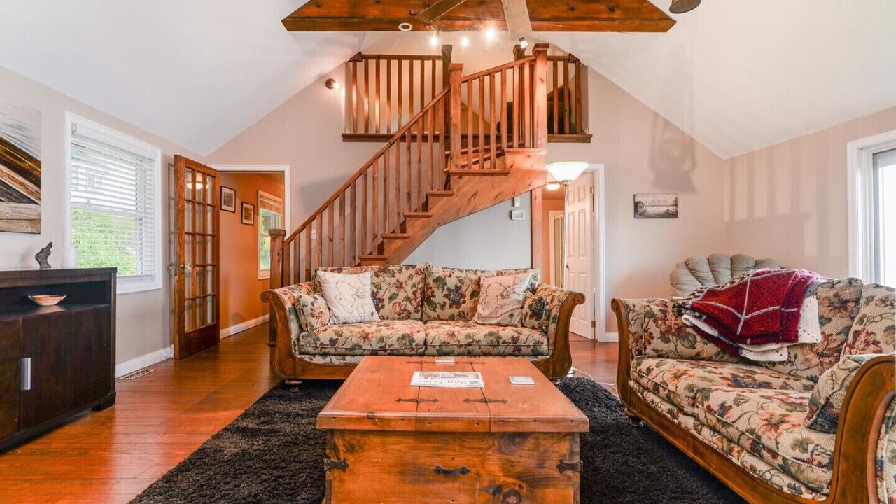 Photo of Livingroom in Addington Highlands