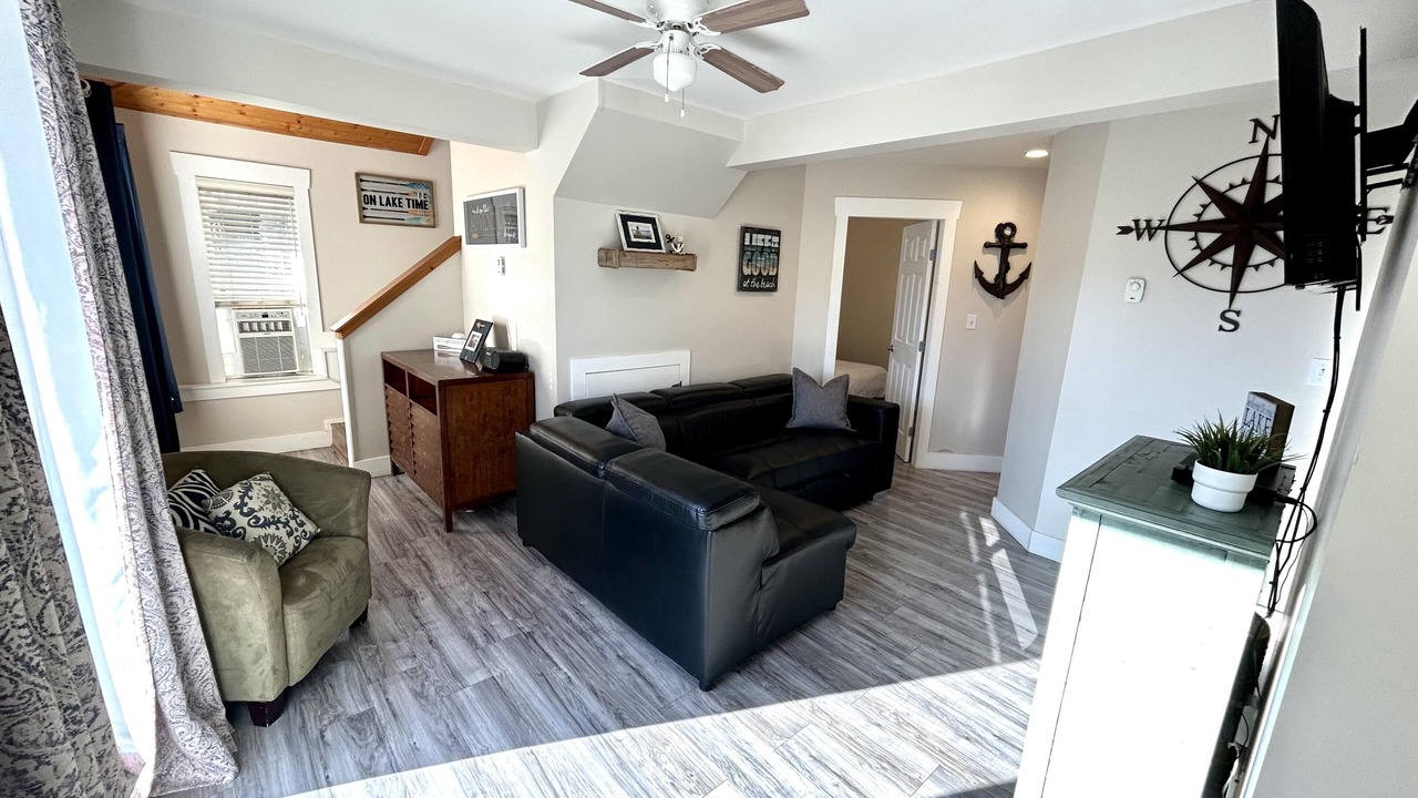 Photo of Livingroom in Anglemont